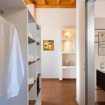 Sleeps 6 Pool Air Con Wifi Villa