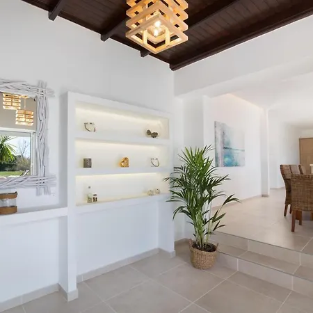 Sleeps 6 Pool Air Con Wifi Villa Halikúnasz