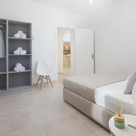 Sleeps 6 Pool Air Con Wifi Halikúnasz