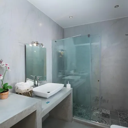 Sleeps 6 Pool Air Con Wifi Villa Halikúnasz