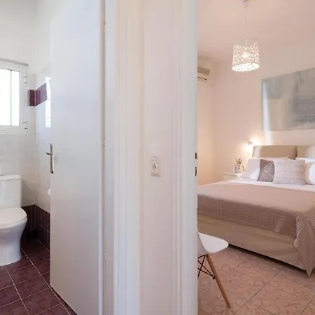Sleeps 6 Pool Air Con Wifi