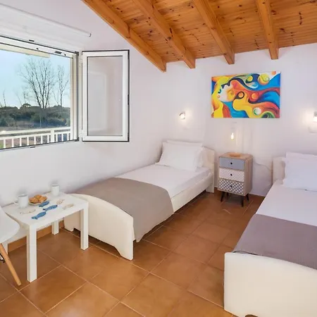 Sleeps 6 Pool Air Con Wifi